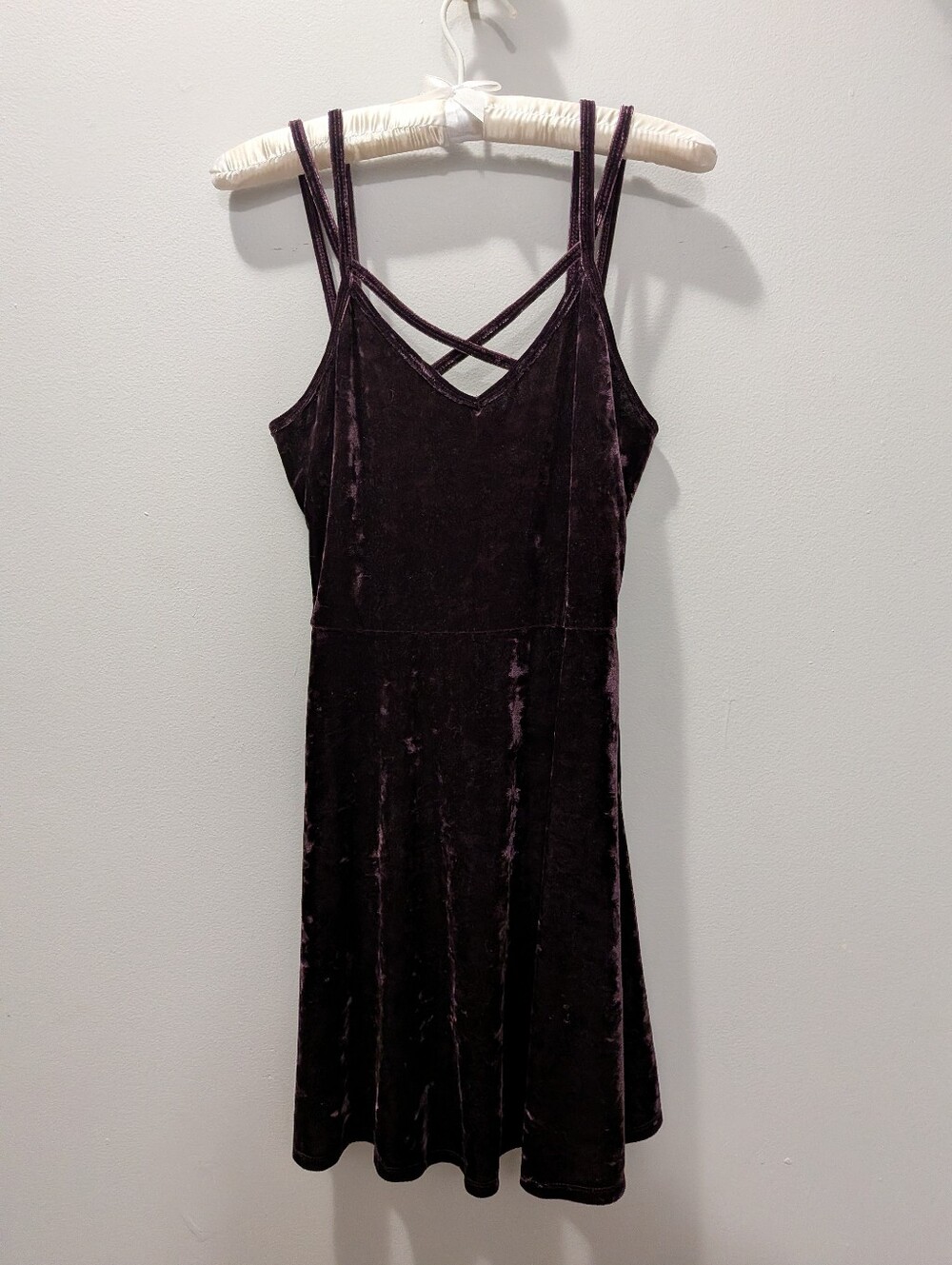 Velvet Harlow Dress in Purple Like New